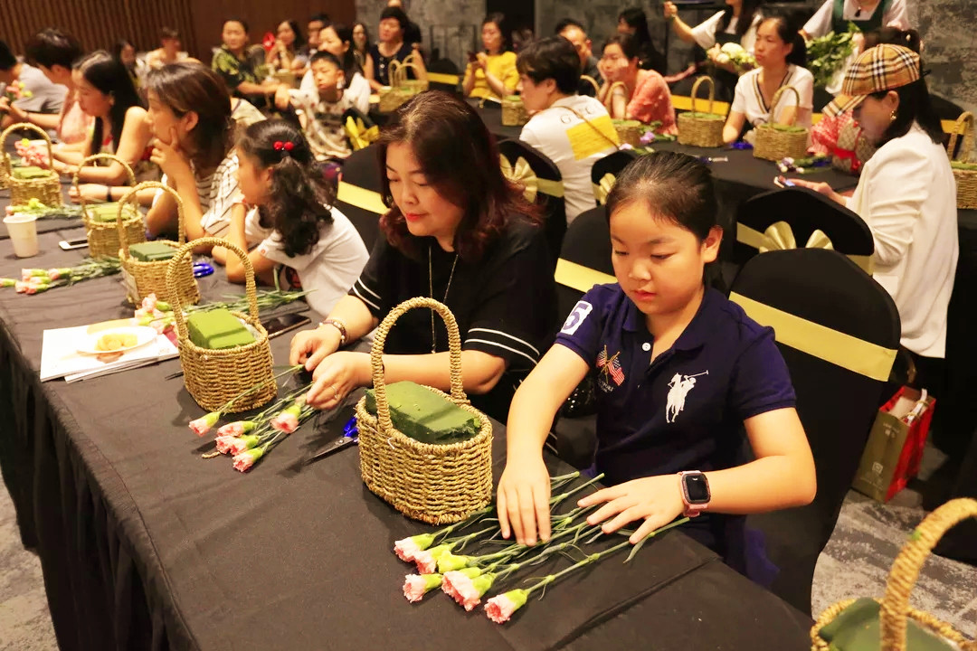 近日,燕之屋武汉携手融创中心武汉壹号院举办了一场盛大的新品