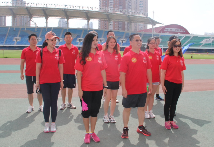 奔跑吧,兄弟! ——2015燕之屋"红五月奔跑节"运动会圆满成功